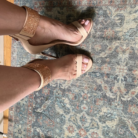 Max Azria heels 7.5 - Picture 12 of 13